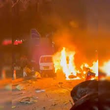 350 kg of explosives detonated outside a police station in Srinagar; Suspicion points to 'that' mysterious car?