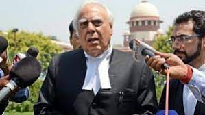 How did Kapil Sibal succeed in bringing relief to the Thackeray group at least temporarily?