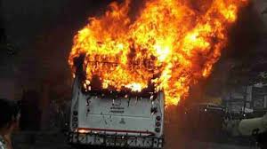 Tourist bus destroyed, ten devotees burnt alive